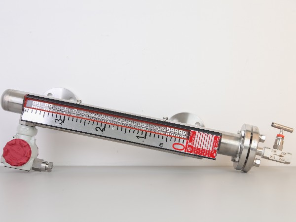 磁翻板液位計(jì)是什么？工作原理與用途詳解【西安相遠(yuǎn)科技】