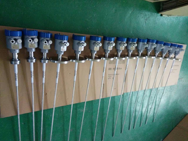 雷達(dá)液位計(jì)。