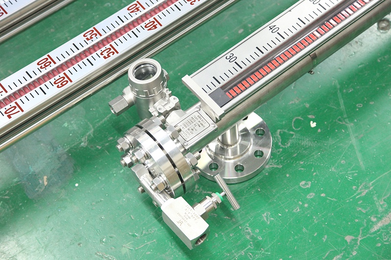 遠(yuǎn)傳磁翻板液位計(jì)