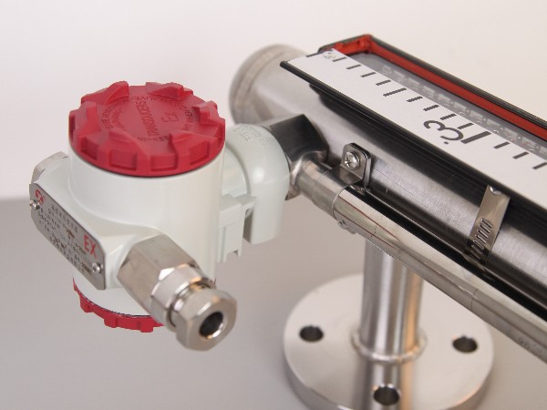 殺菌鍋設備上液位計選型指南：為什么磁翻板液位計是首選？