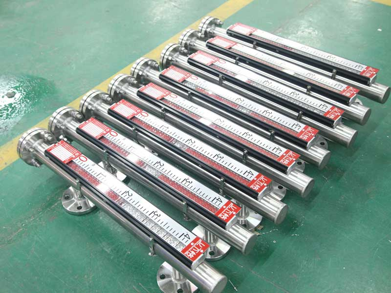 液位變送器和液位計(jì)，對(duì)于用戶來(lái)說(shuō)倒底如何選取呢？